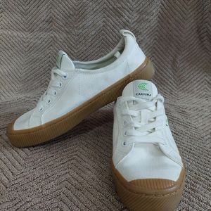 Cariuma Shoes